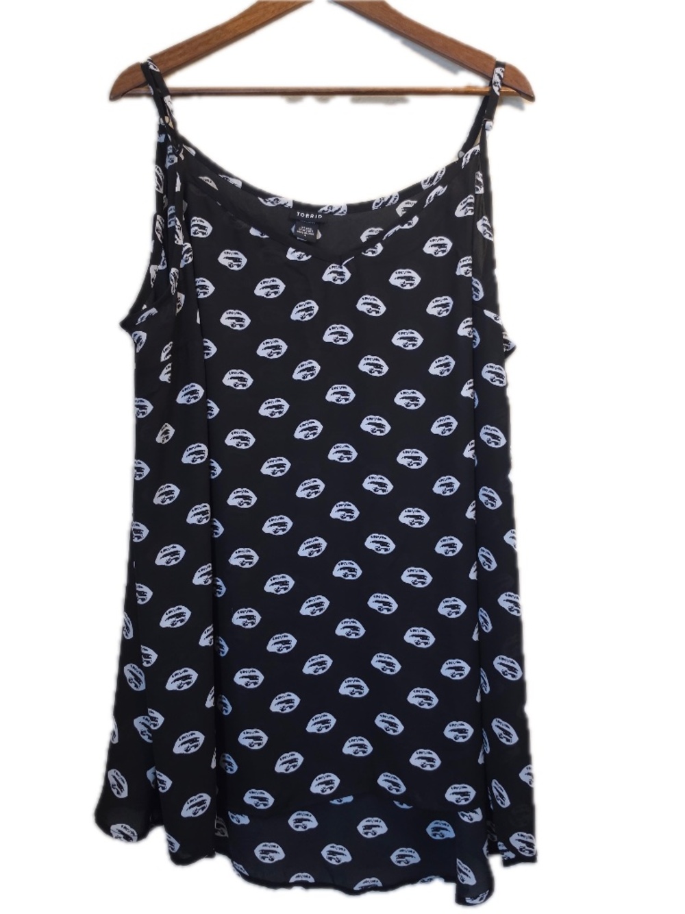 Torrid Tank Womens 4 Black Lips Print Camisole Strappy Adjustable Chiffon